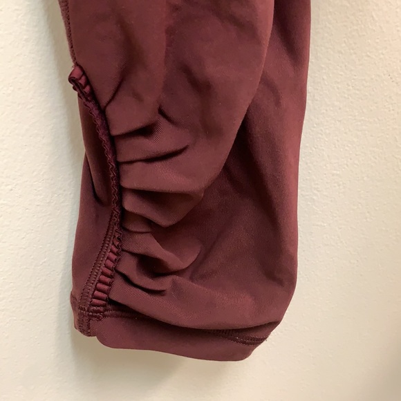 Lululemon leggings size 4 - Picture 2 of 3